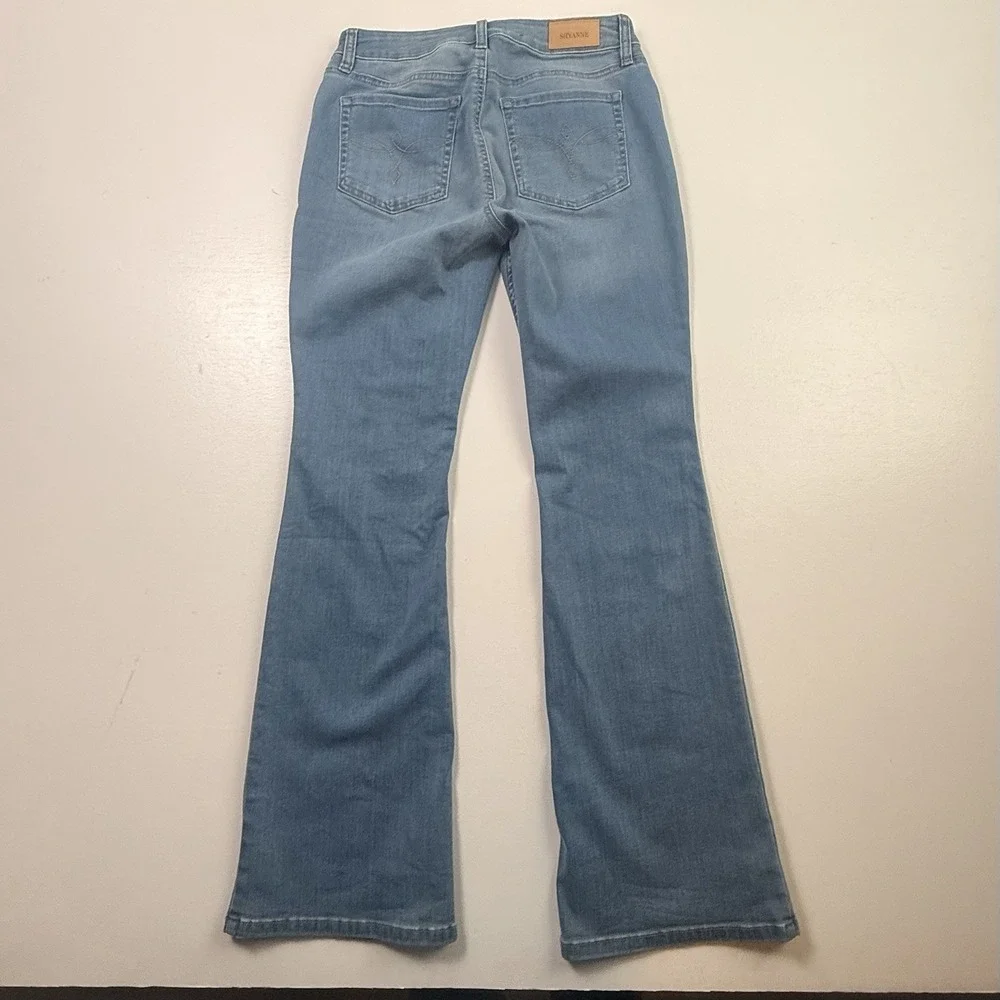 New Shyanne Women's Mid Rise Bootcut Jeans‎ Size 30/32 Light Wash Flare